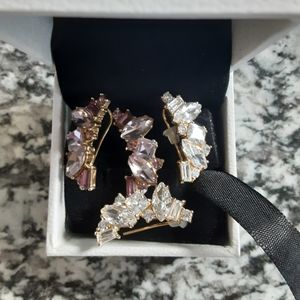 2 Kate Spade earrings.